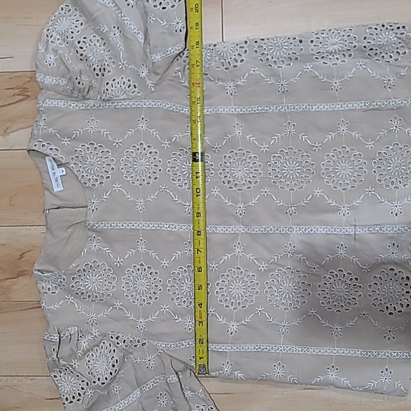 Free the Roses women's medium top - Picture 5 of 5